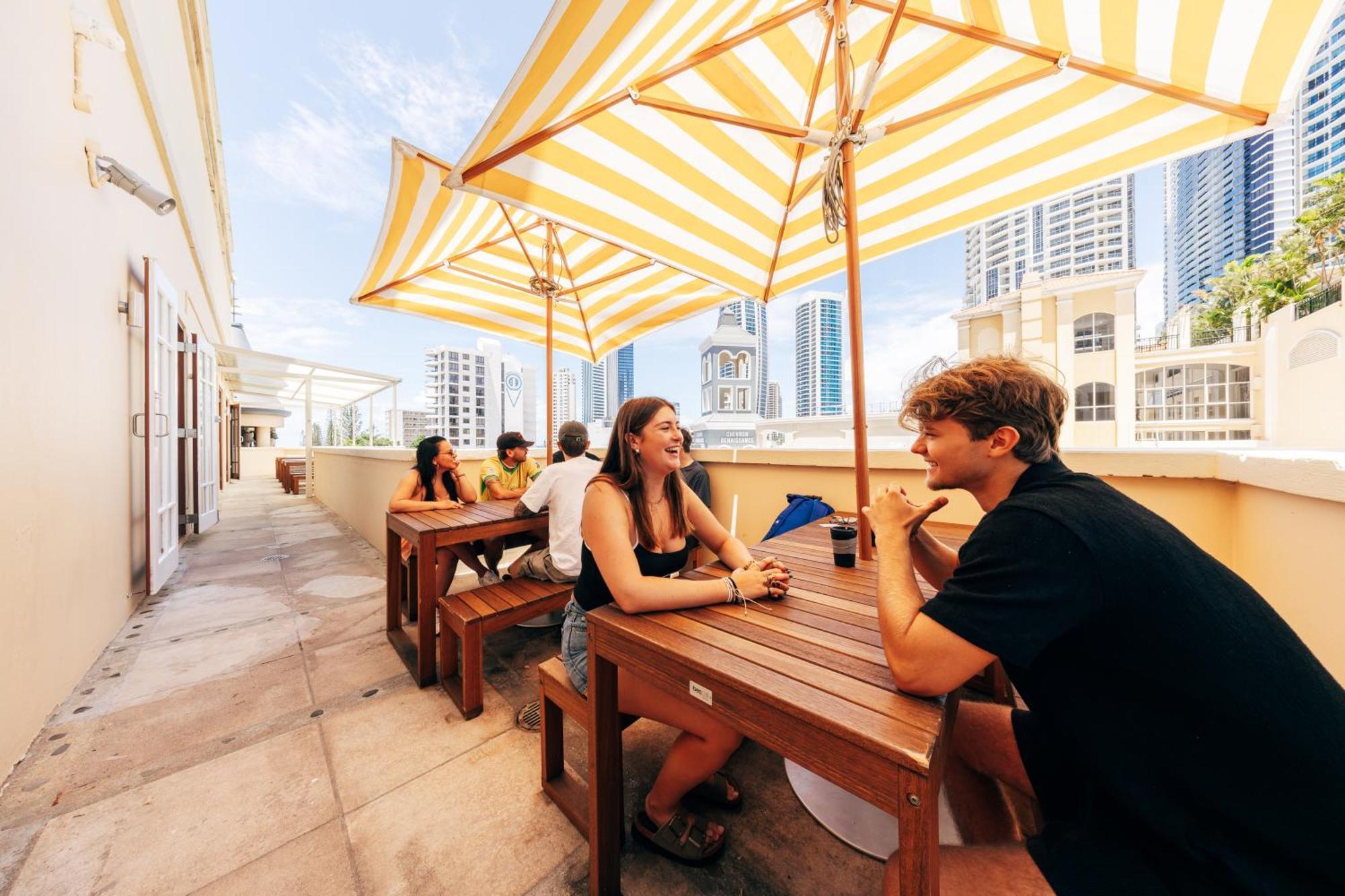 A Pousada Maze Backpackers - Gold Coast Exterior foto